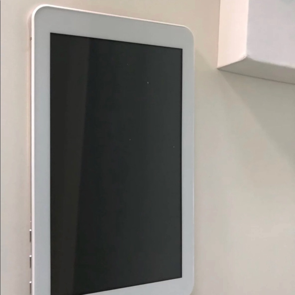 NWT Android Tablet on hold for @knhart